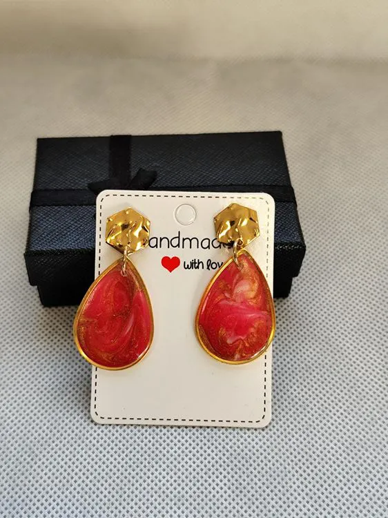 Boucle d'oreilles goutte rose dor&eacute;e