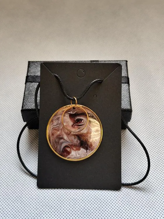 Collier rond volute marron